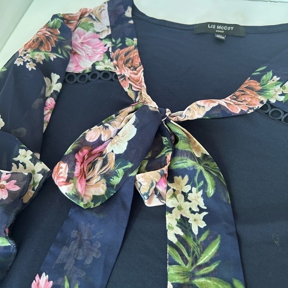 NWOT Liz Mcoy Navy Knit Top With Chiffon Floral Tie and Short Sleeves - Picture 11 of 11